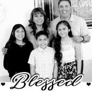 Meet your Posher, Chris-rosa